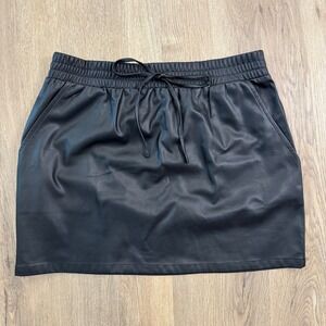 Shinestar Black Faux Leather Mini Skirt Elastic Waist Drawstring Pockets Medium